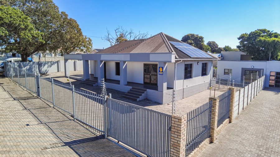 To Let commercial Property for Rent in Newton Park Eastern Cape